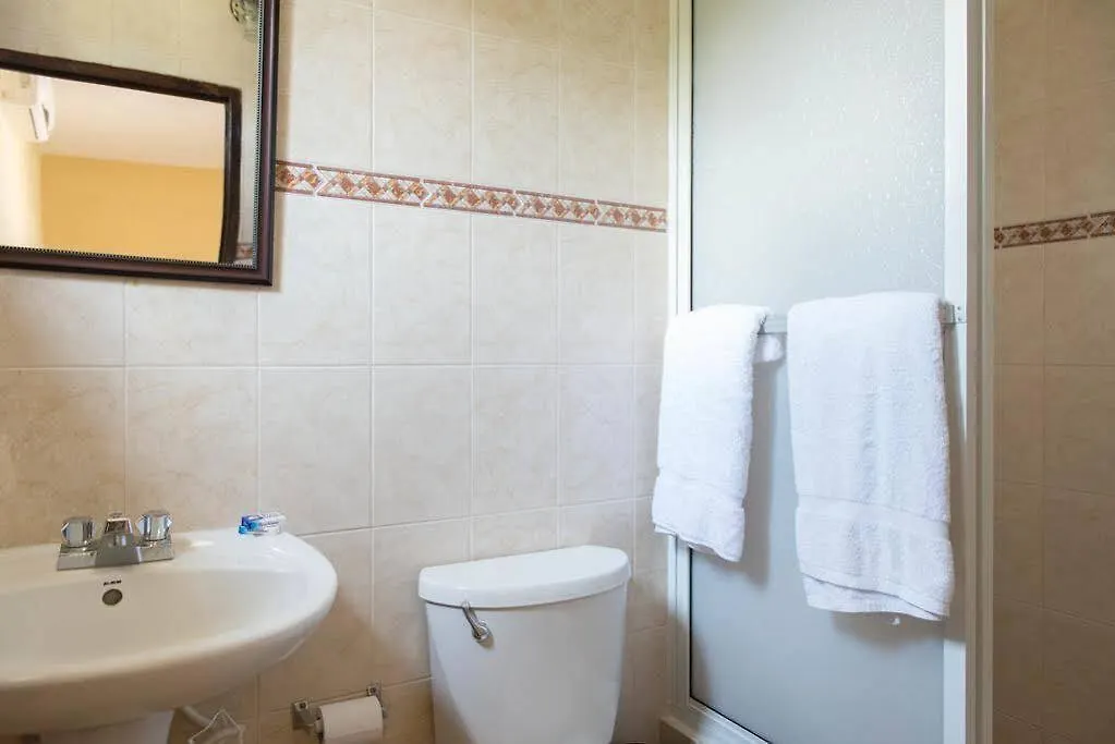 مونتيغو باي Rosehall Deluxe Hotel فندق مبيت وإفطار